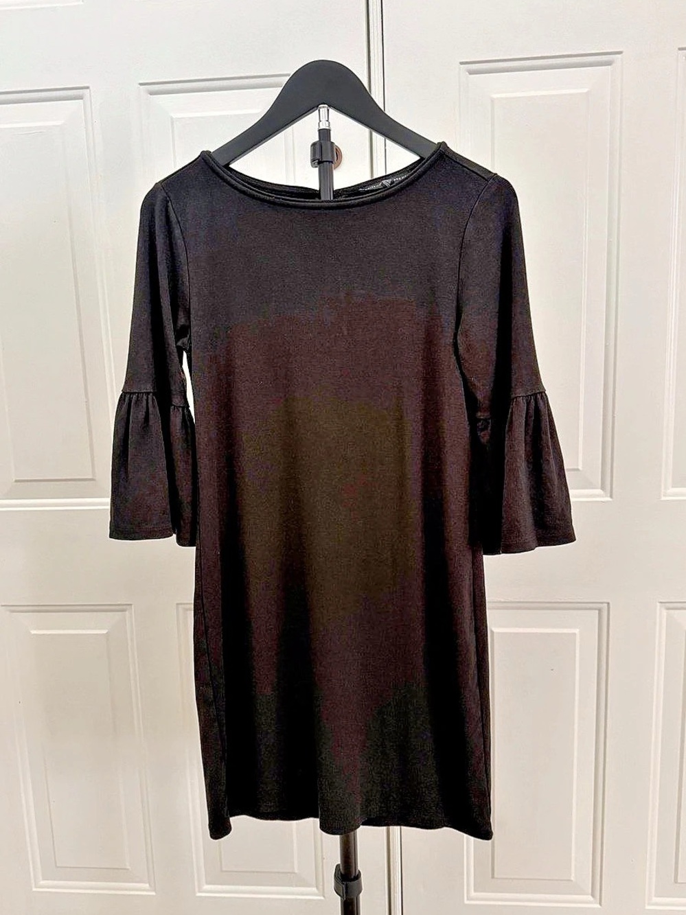 White House Black Market Black Ruffle Sleeve Mini Dress Size XS Like New